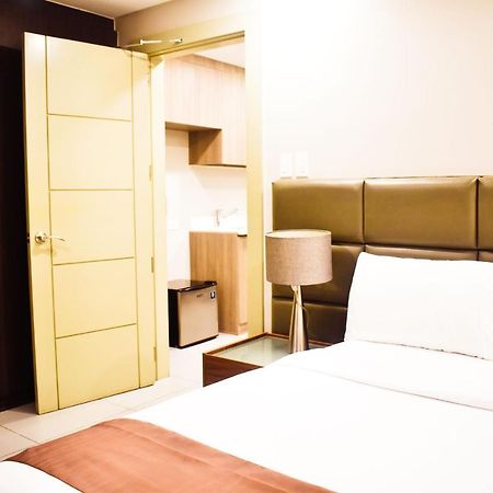 Lelita Hotel - Certified Quarantine Facility Makati City ภายนอก รูปภาพ