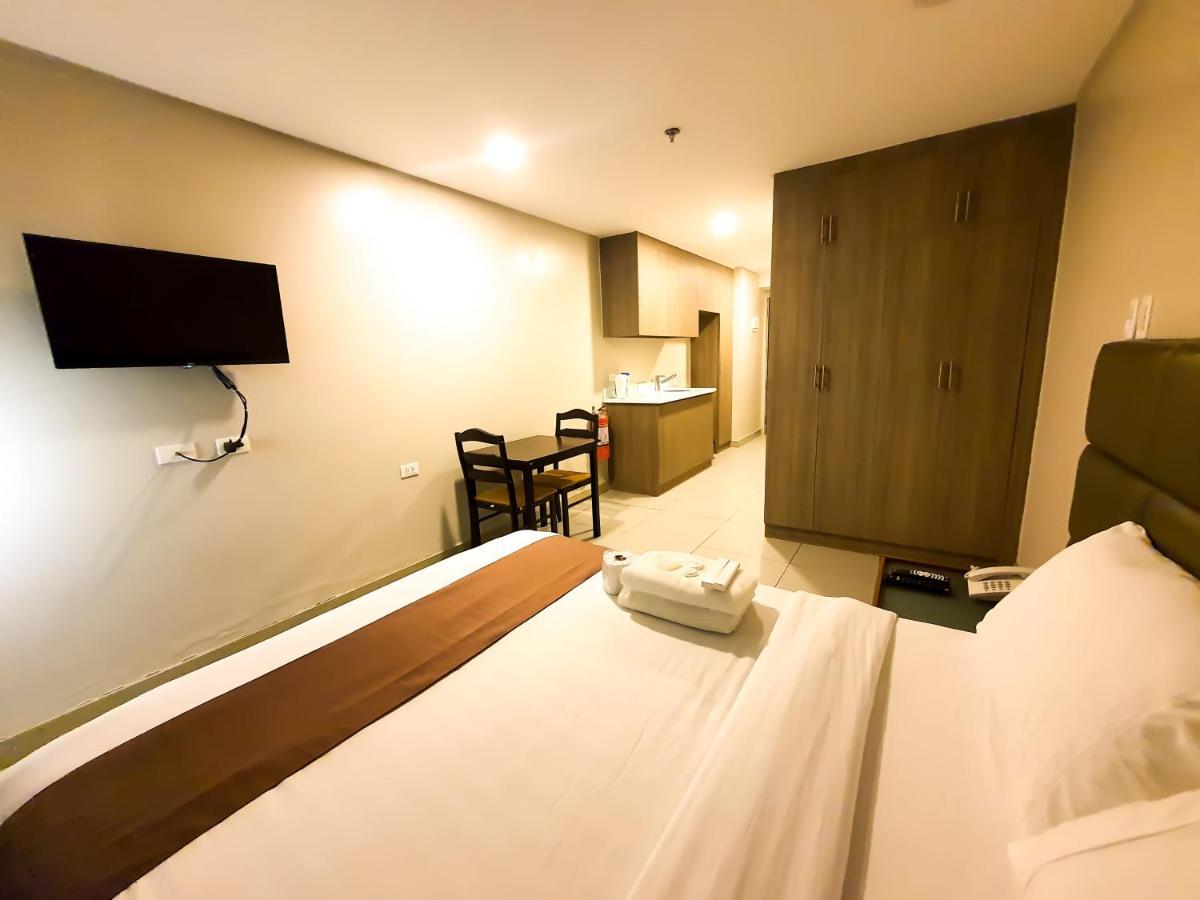 Lelita Hotel - Certified Quarantine Facility Makati City ภายนอก รูปภาพ