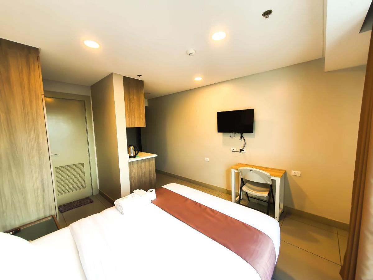 Lelita Hotel - Certified Quarantine Facility Makati City ภายนอก รูปภาพ